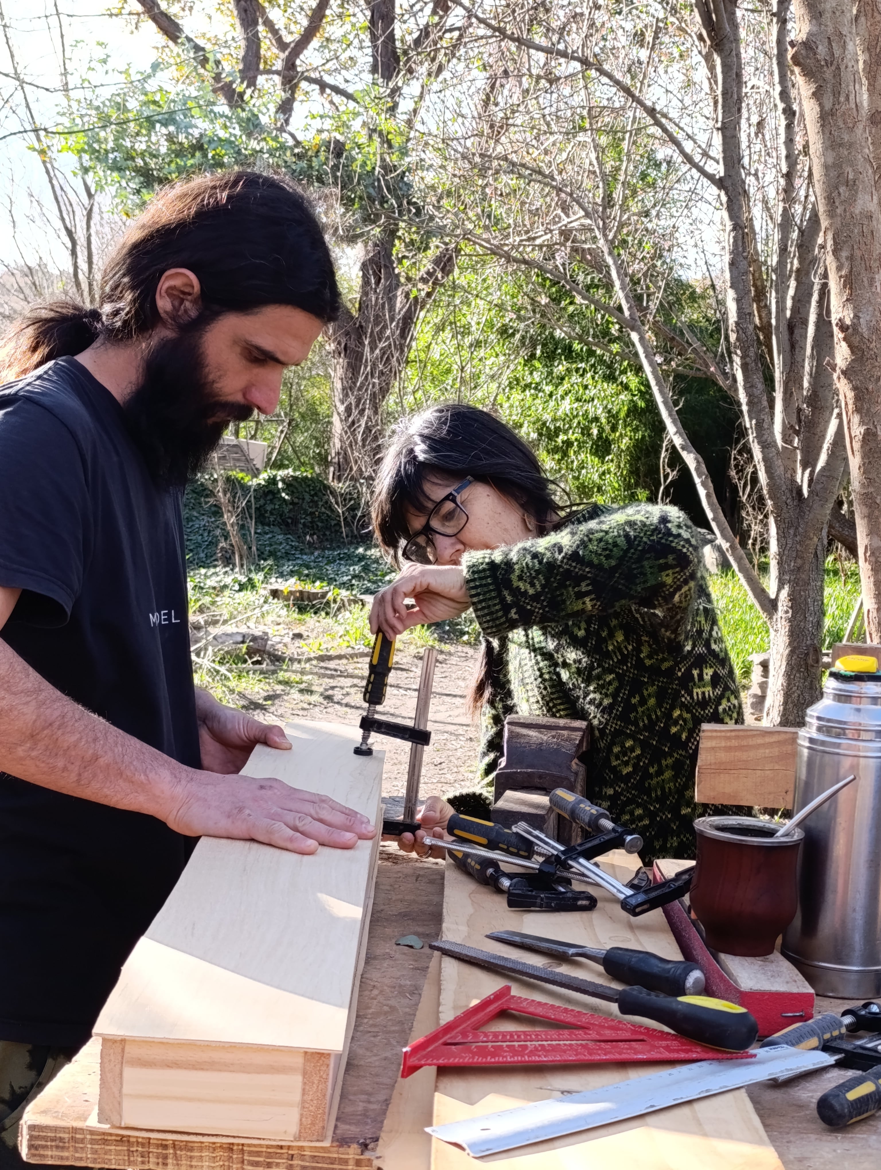 Nico y Patri crean instrumentos únicos y los venden a todo el mundo.