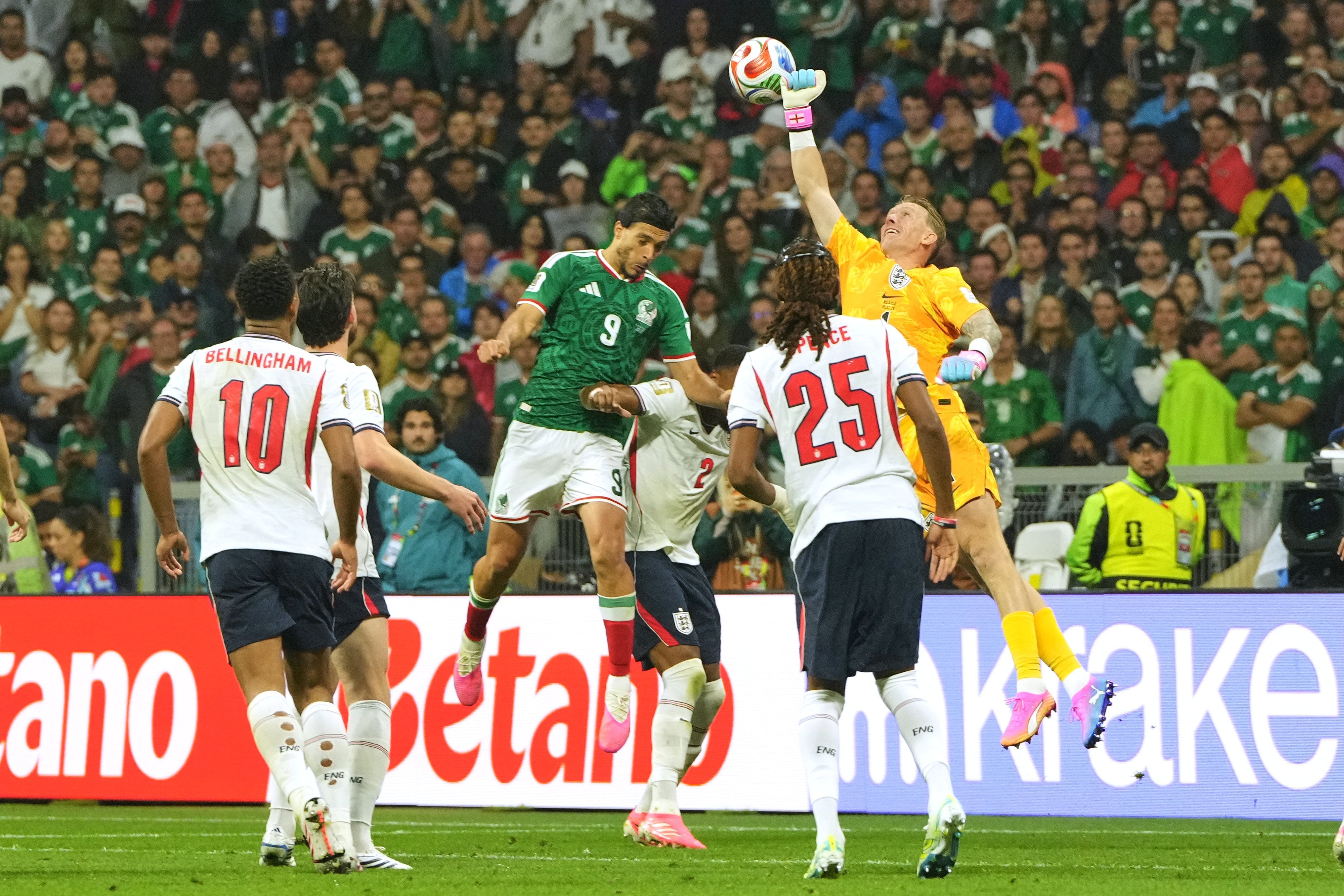 Inglaterra eliminó a México en el Mundial