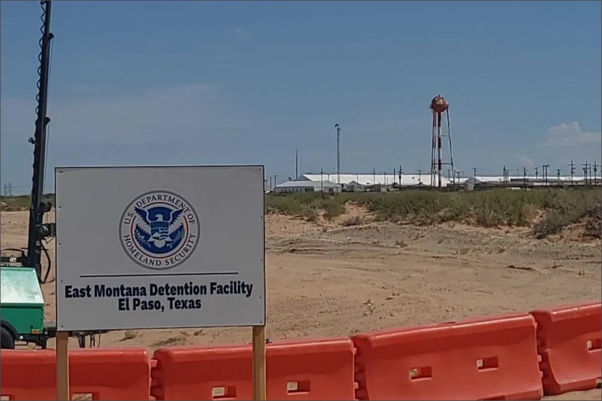 Los migrantes bajo custodia en Camp East Montana describen como perturbadoras las condiciones en el centro de detención del ICE más grande de EE.UU.