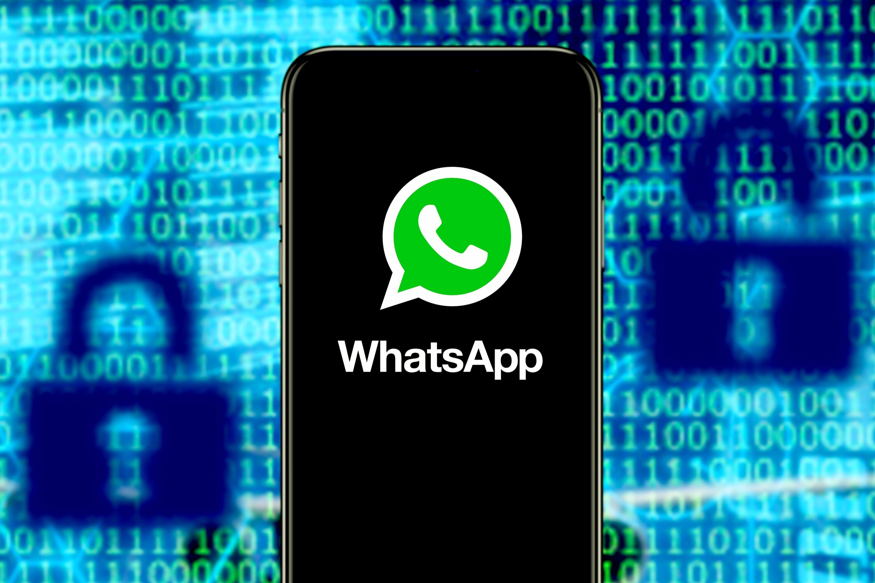 Los riesgos de descargar WhatsApp Plus al celular