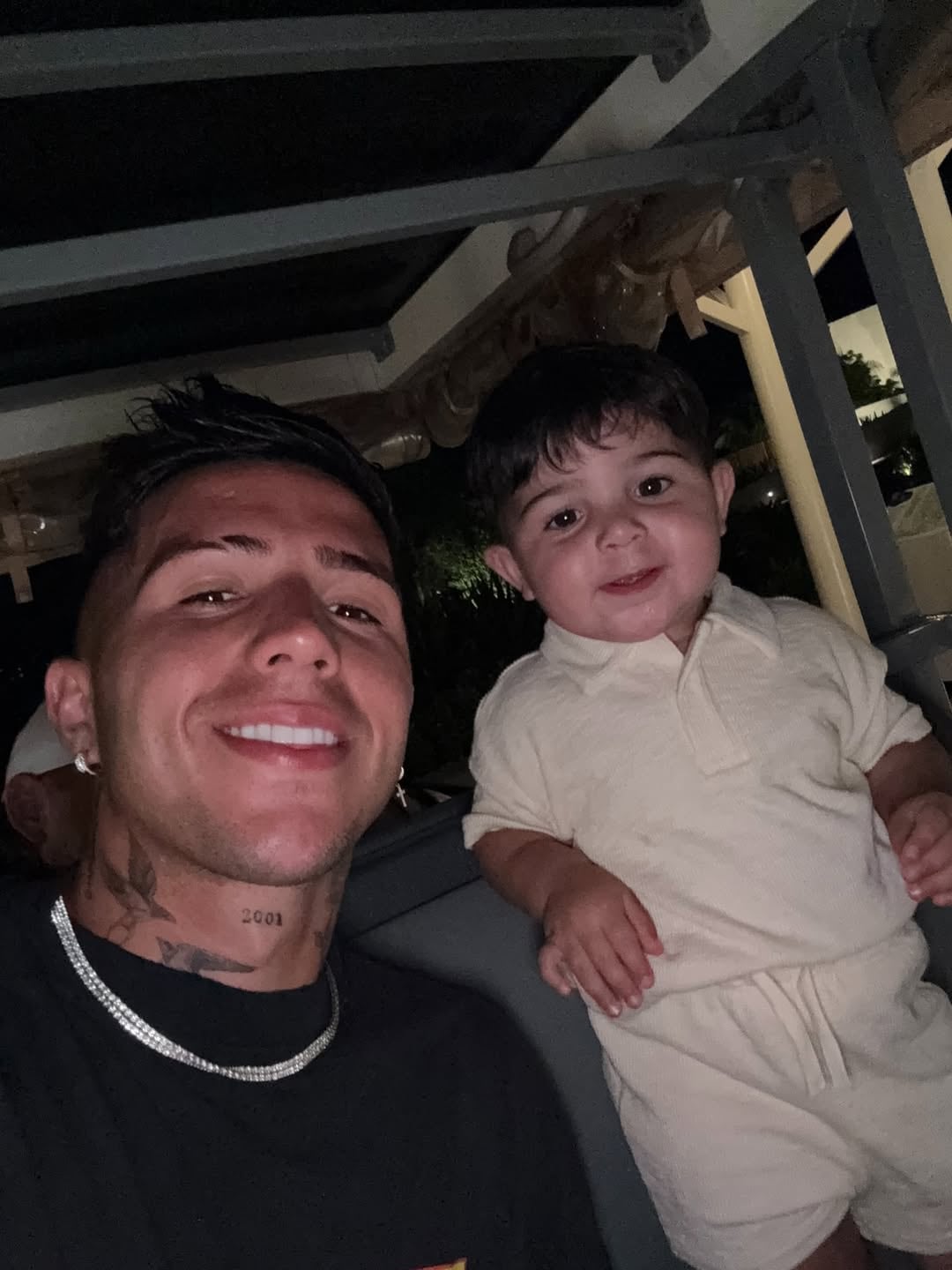 Enzo Fernández y su hijo Benjamín