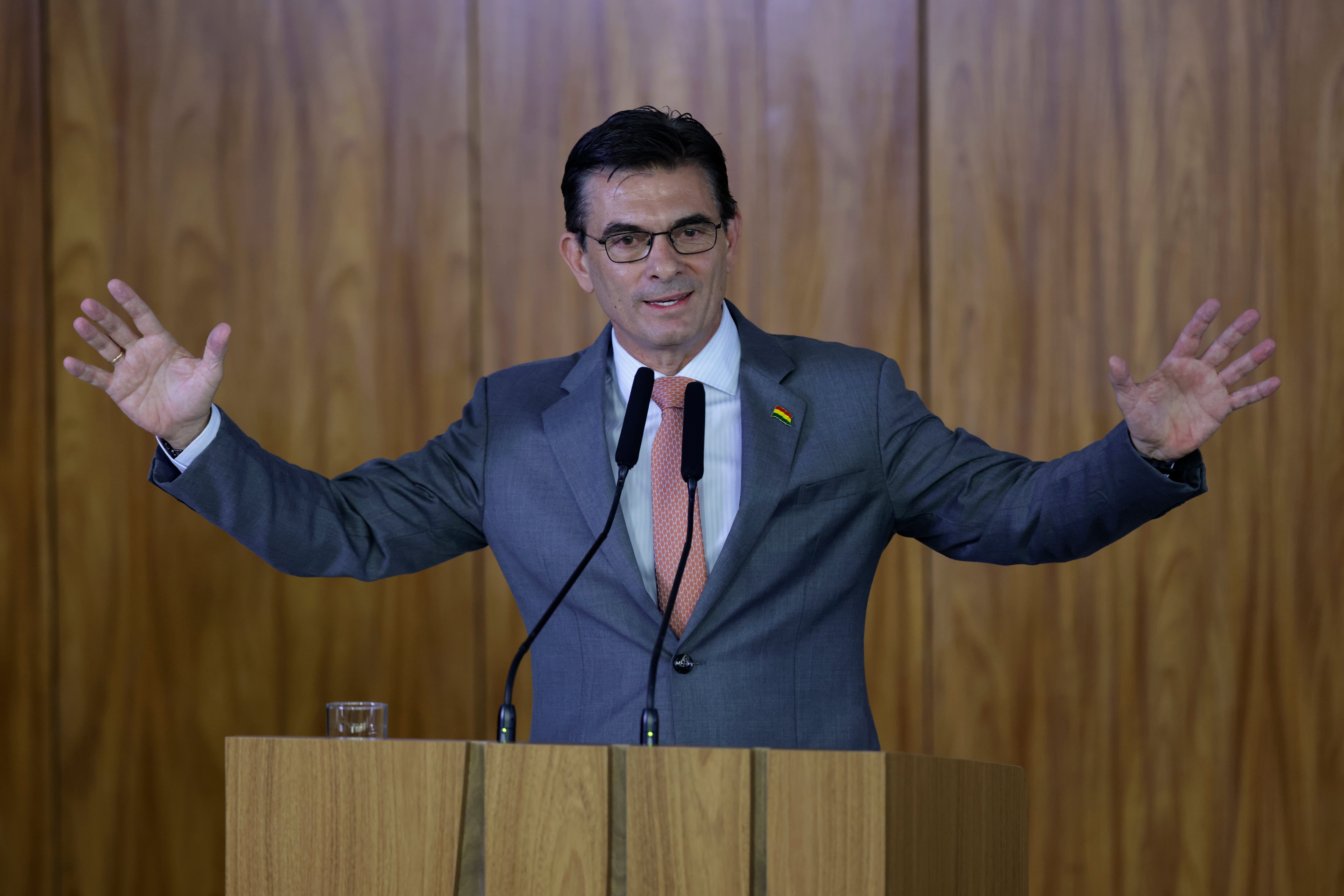 El presidente de Bolivia, Rodrigo Paz, en una reunión en el palacio presidencial de Planalto