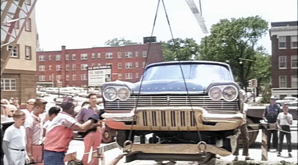 El auto el día que fue enterrado
