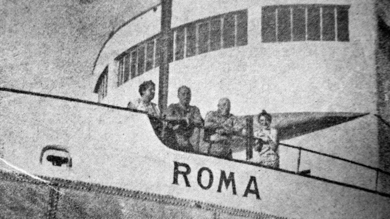 De izquierda a derecha: Ana Marconi (esposa de Luis), Aldo Ezio Novelli (hijo de Luis), Luis Novelli y Matilde “Titina” Novelli (hija de Luis); foto de Aldo Luis Novelli Real en el Archivo Histórico Municipal