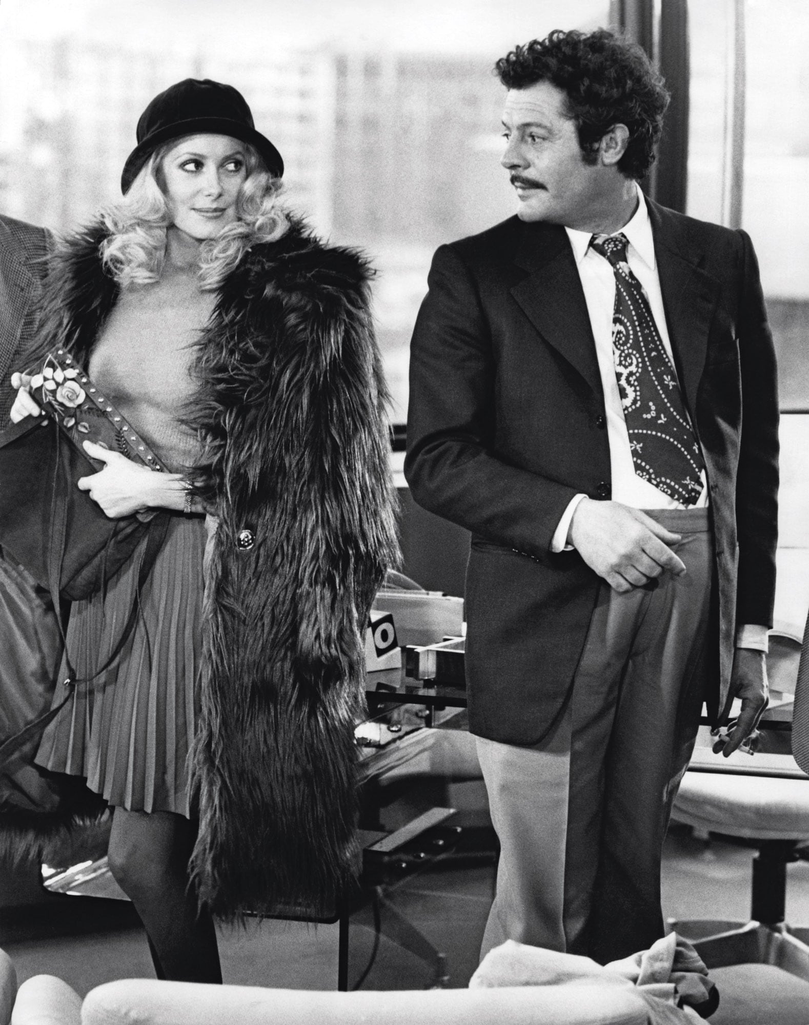 Catherine y Marcello Mastroianni
en el set del film A Slightly
Pregnant Man, en 1973.
Fueron una de las parejas más
glamorosas y admiradas de
Europa. El 28 de mayo de 1972
nació su hija, Chiara Mastroiani