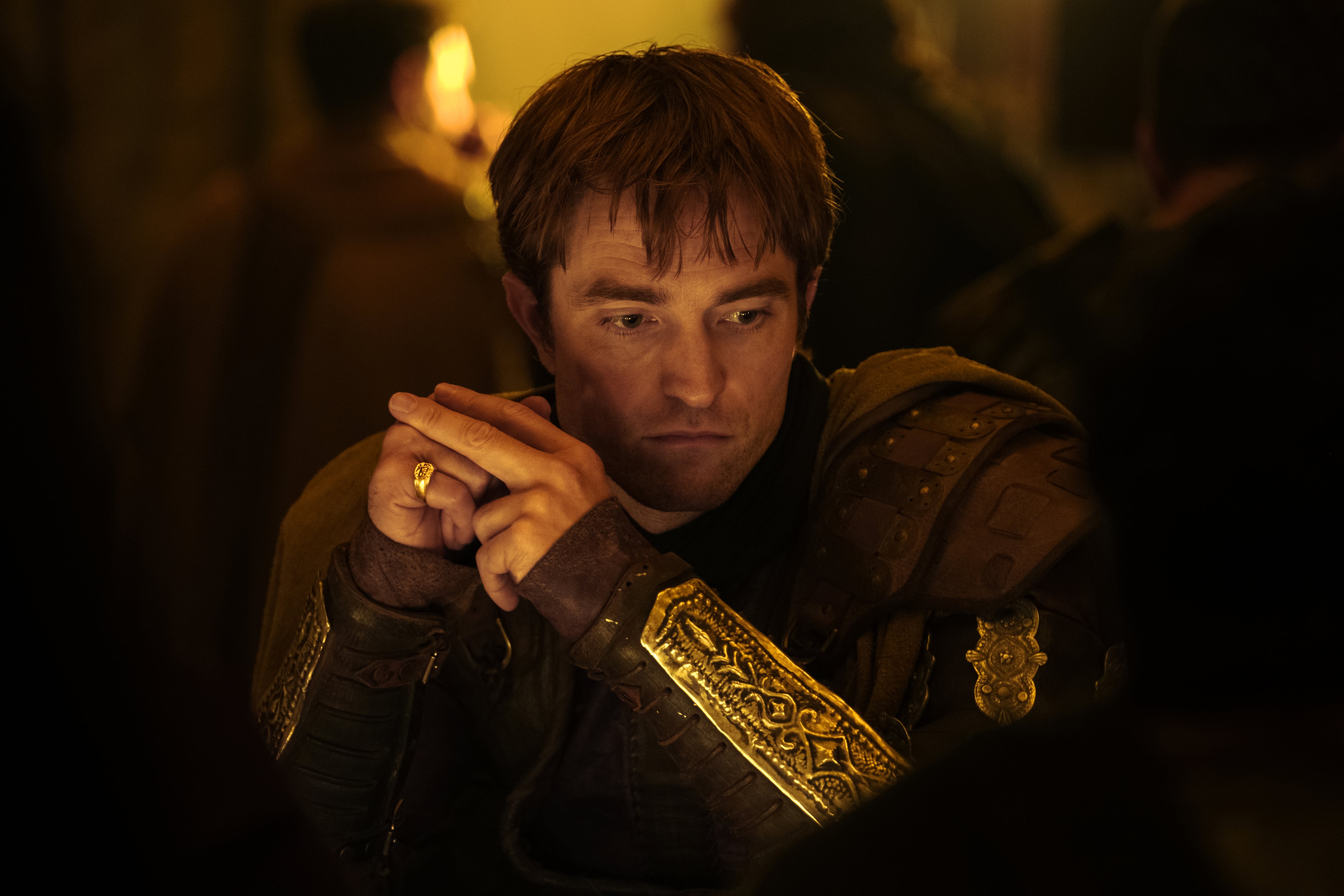 Robert Pattinson como Antínoo