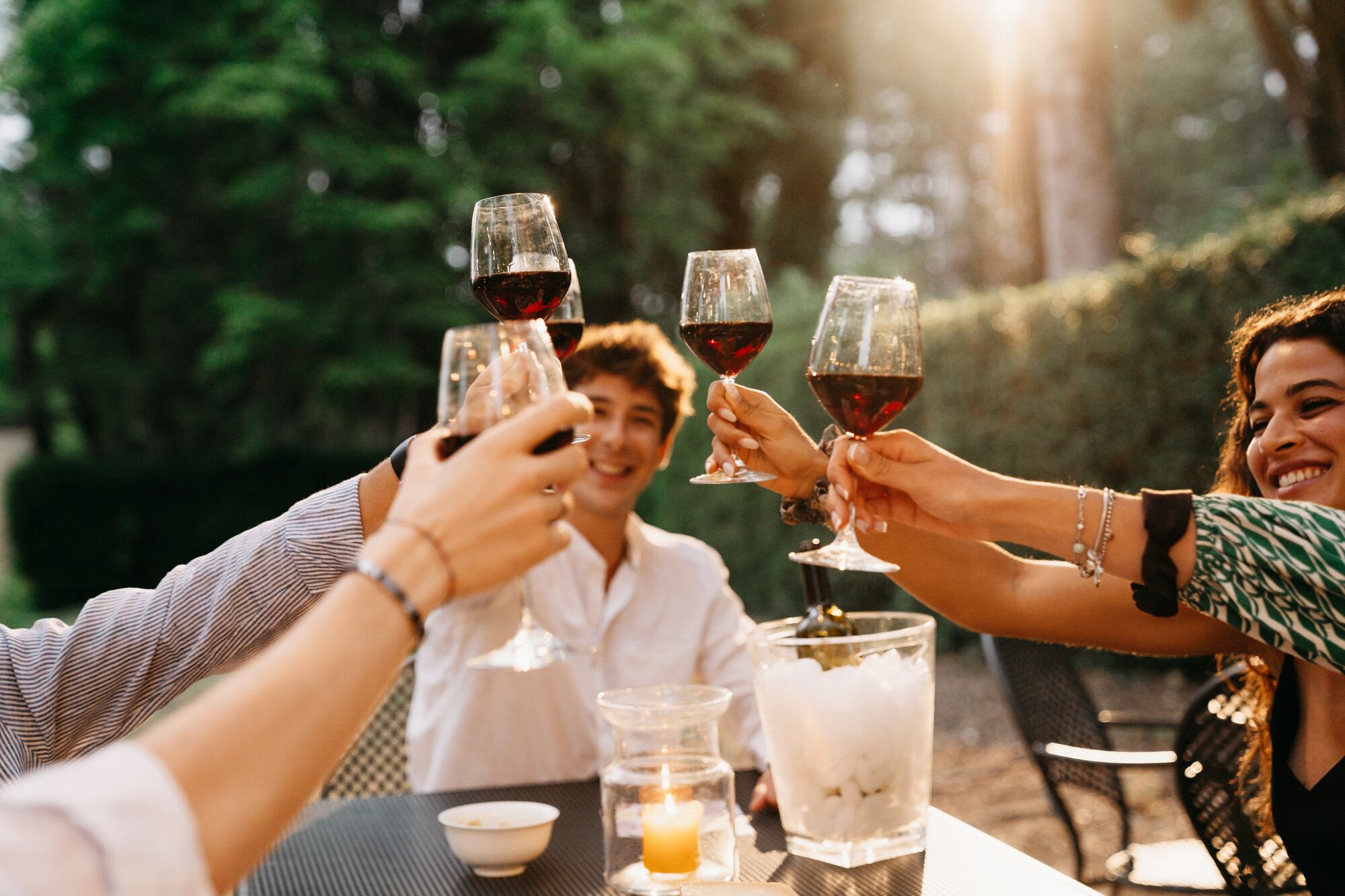 La IA predice que Géminis, Sagitario y Aries serán tres signos beneficiados en este quinto mes del año