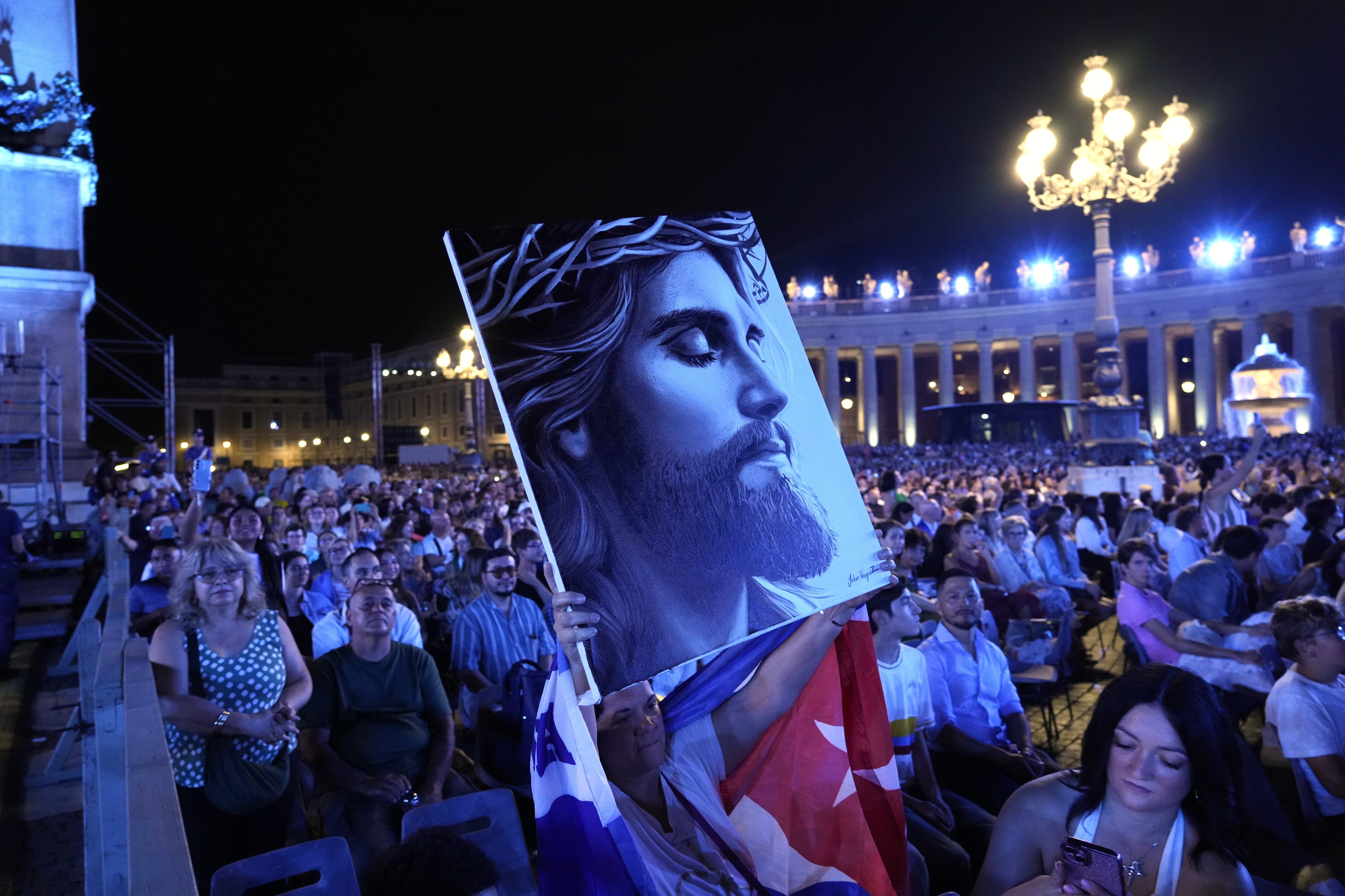 Cerca de 300.000 personas siguieron el evento en la Plaza de San Pedro