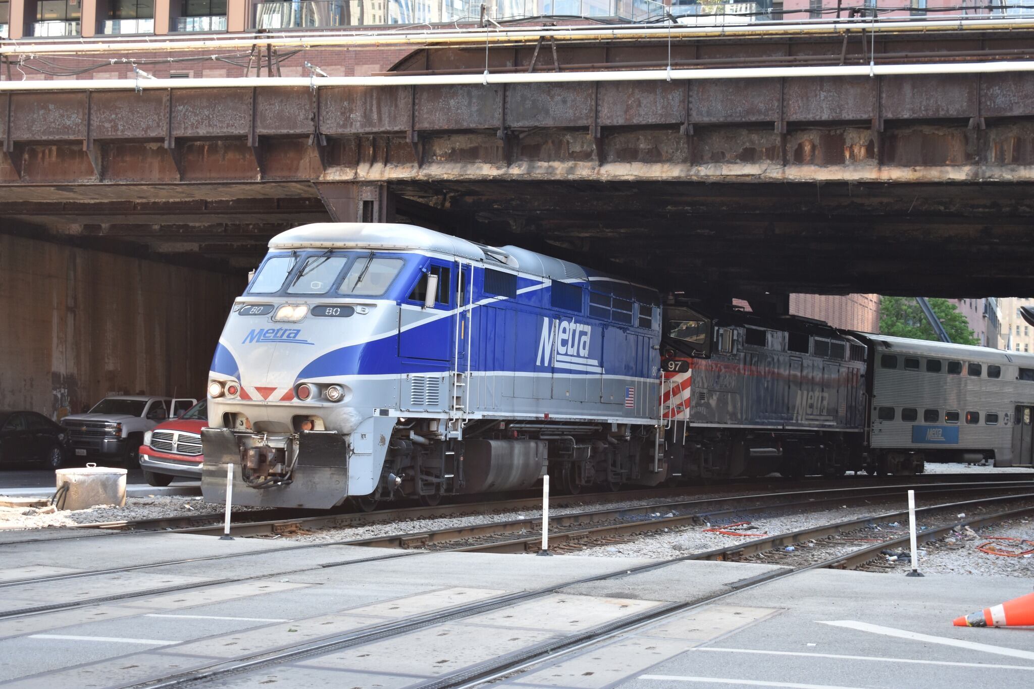 Trenes de Metra podrían incluir vagones cafetería en el futuro si reciben buena aprobación de pasajeros. Foto: Facebook Metra / James Ellison