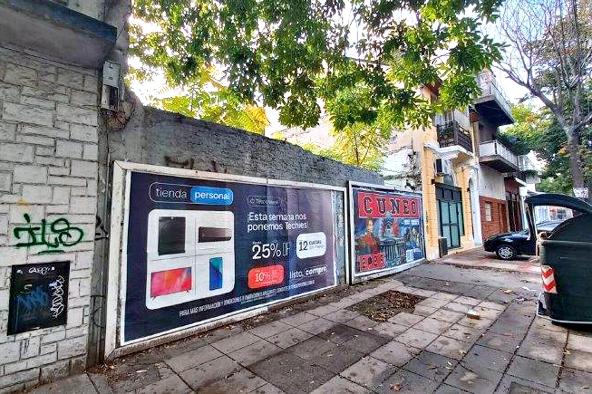 El terreno baldío está ubicado en Avenida Forest 1045