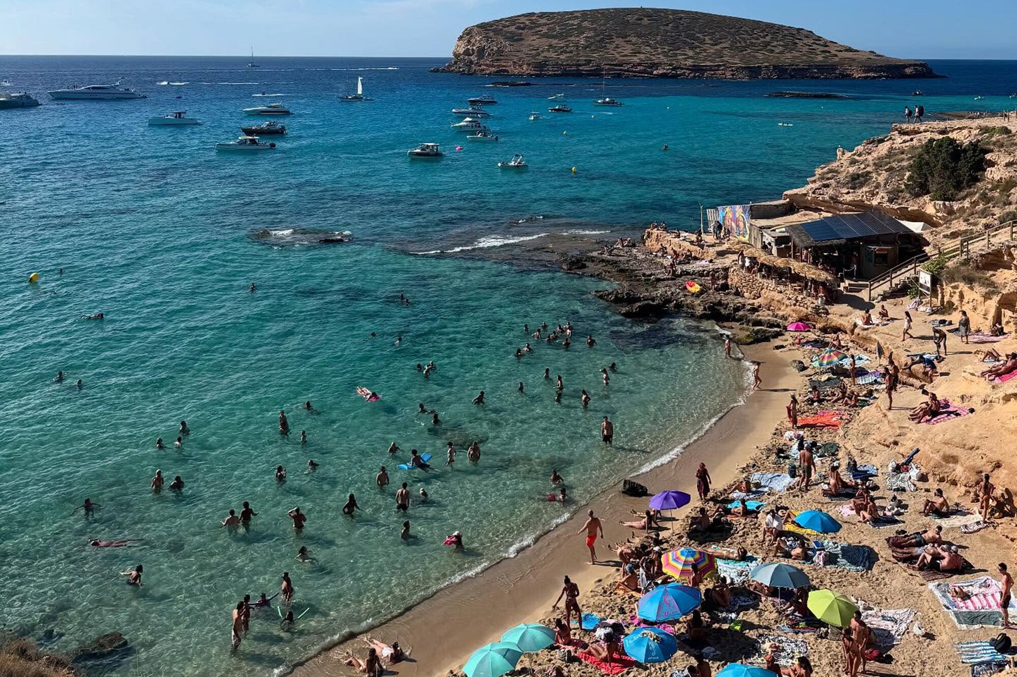 Poro se instaló con amigos en Ibiza antes de arrancar los torneos más importantes de Sotogrande, al sur de España.