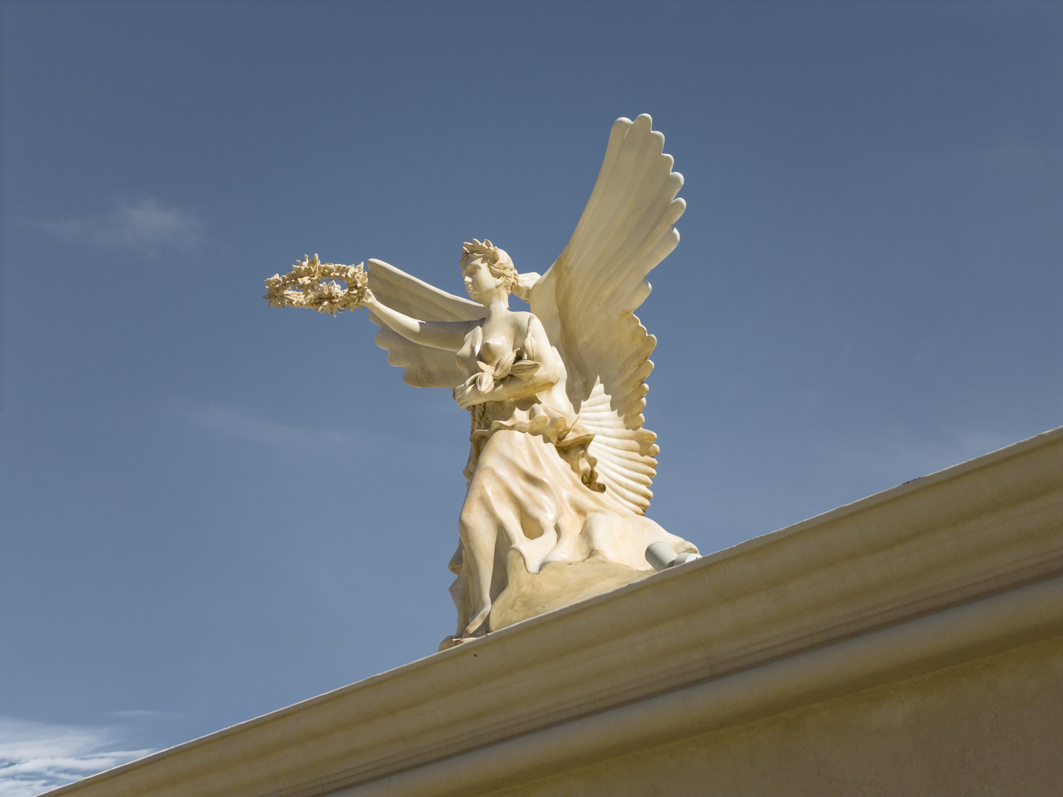 En el exterior también se colocaron esculturas que custodian los límites de la heladería (Fuente: Gentileza - Figlio)