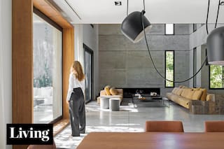 Fines de semana en una casa de diseño armónico, pero sin temor a los trazos fuertes