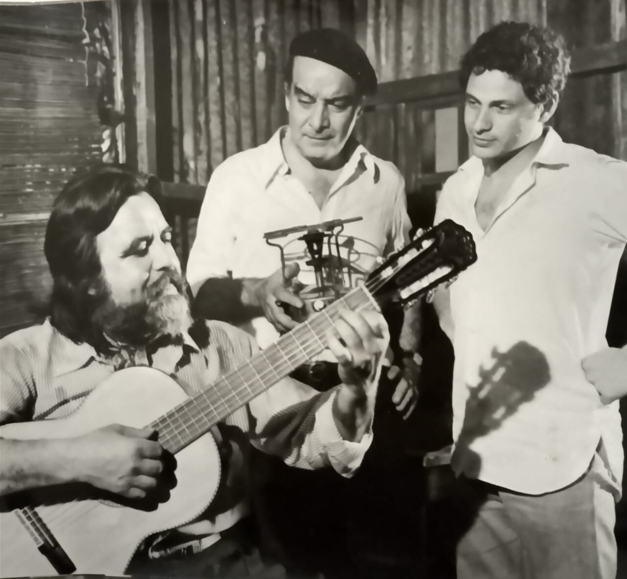 Junto a Horacio Guarany y José María Gutiérrez en la película Si se calla el cantor