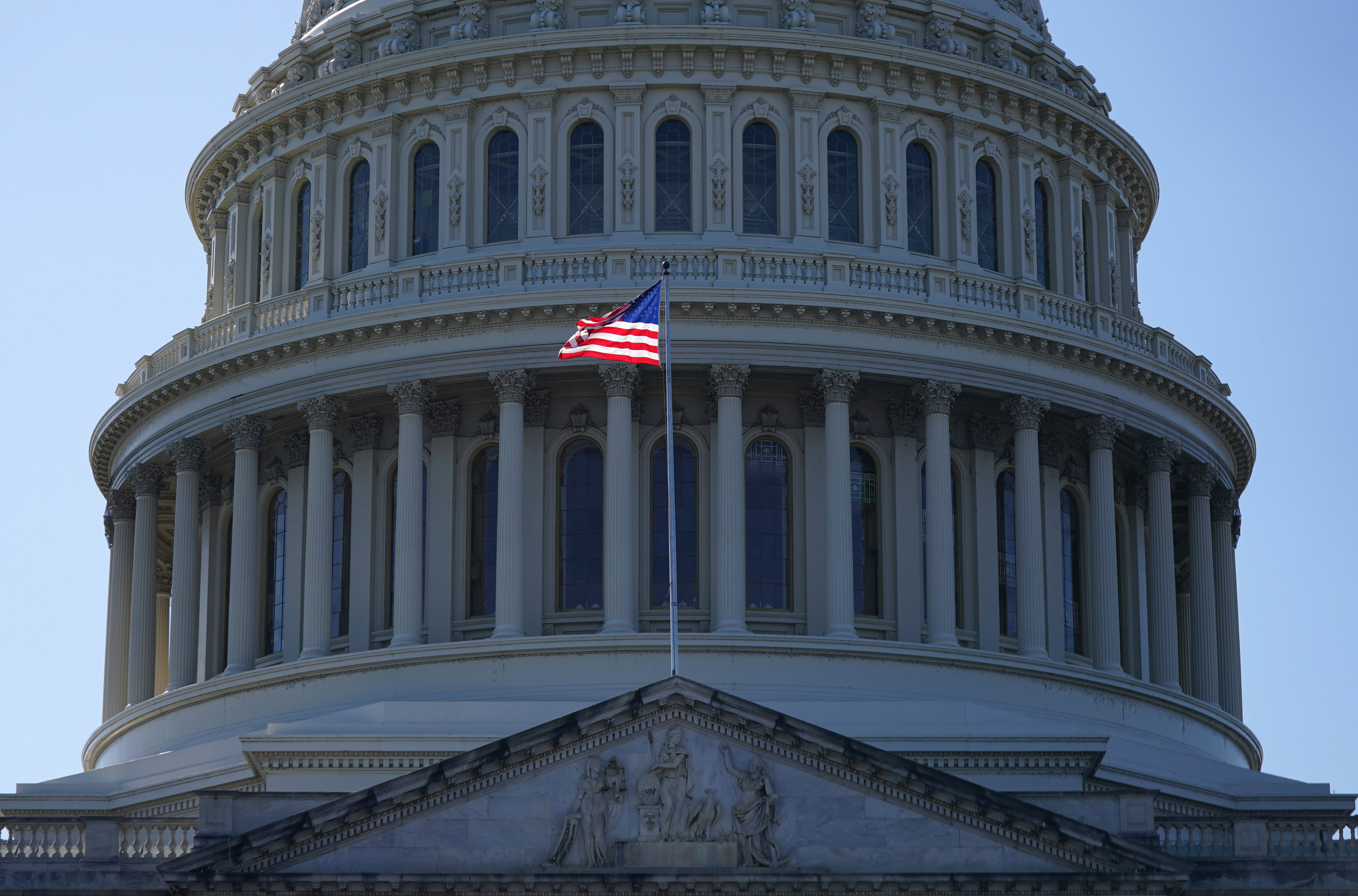 Uno de los debates centrales sobre los cuales el fallo toma posición es la necesidad del Ejecutivo debatir sus aranceles en el Congreso (AP Foto/Rahmat Gul)