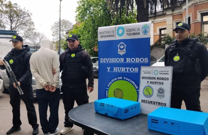 El jefe de Policía, comisario general Joaquín Girvau, confirmó que el detenido contaba con numerosos antecedentes y una condena