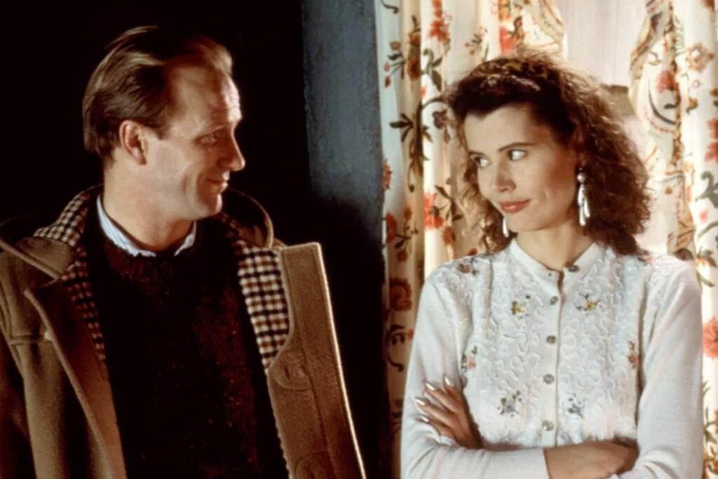 Geena Davis: la historia de una actriz que se negó a convertirse en un fantasma de su propia fama 11 Con William Hurt en Un tropiezo llamado amor (1988), de Lawrence Kasdan.
