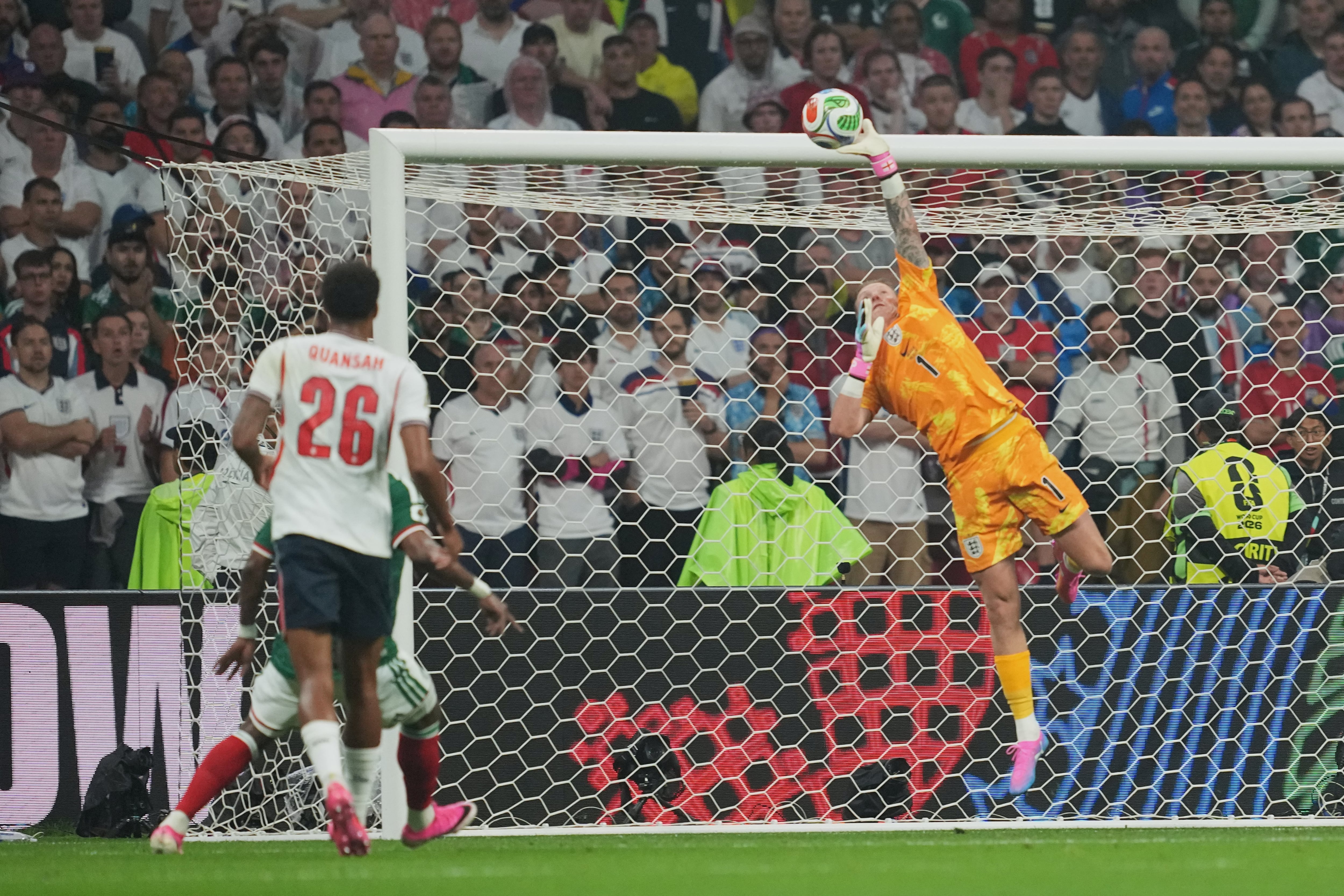 Inglaterra defiende el resultado