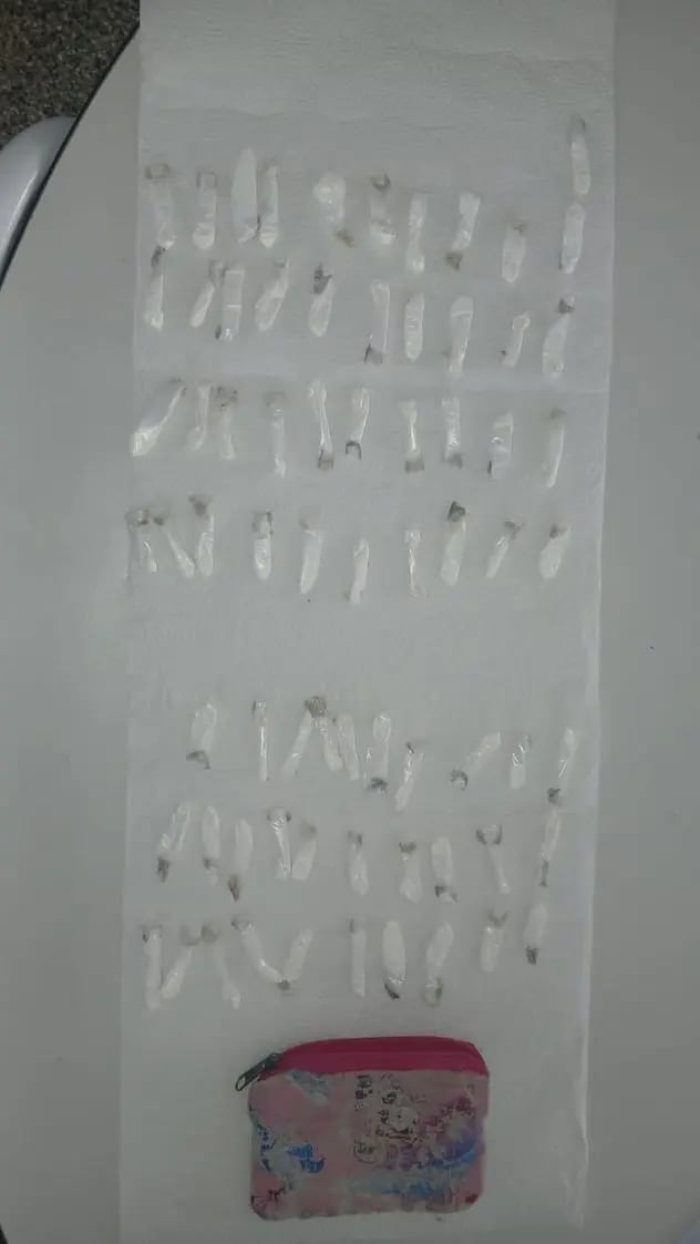 Las bolsas que le encontraron al menor