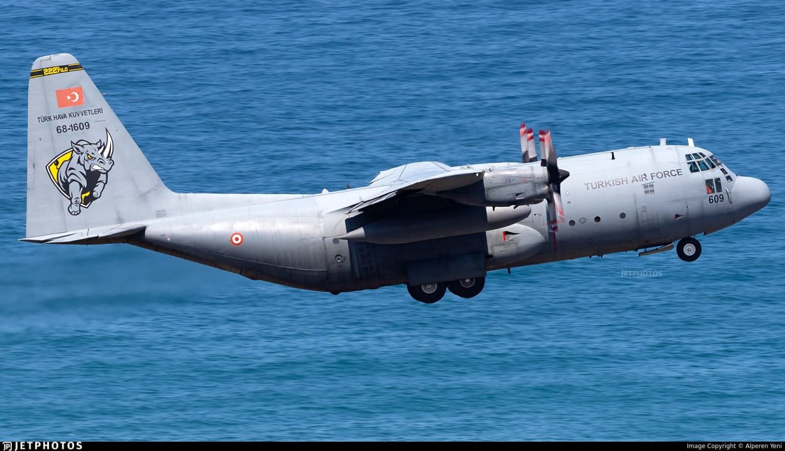 Un avión militar turco se estrelló en la frontera entre Azerbaiyán y Georgia
