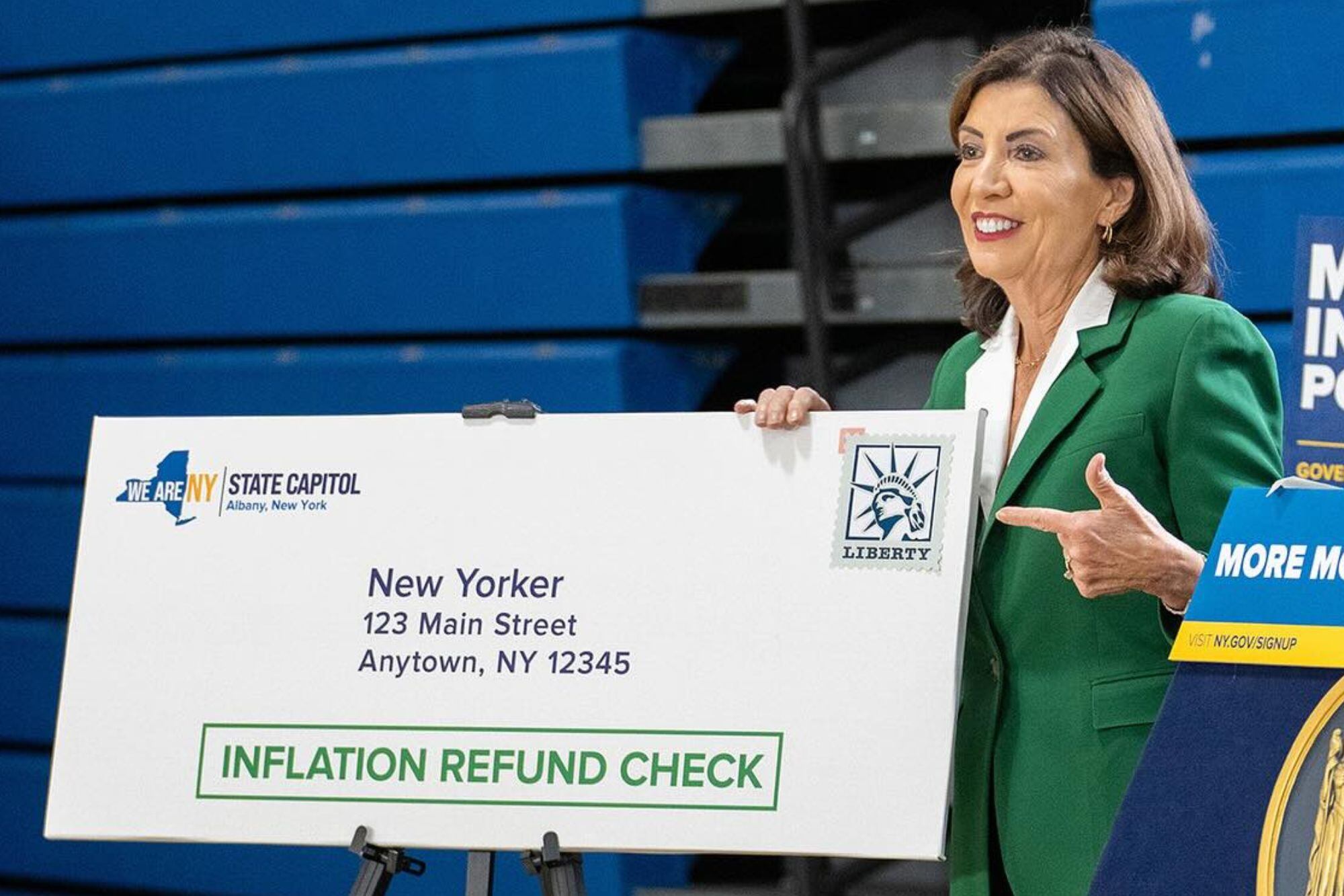 Kathy Hochul explicó que la medida fue tomada para ayudar a los neoyorquinos que se enfrentan al alza de los precios (Facebook/Governor Kathy Hochul)