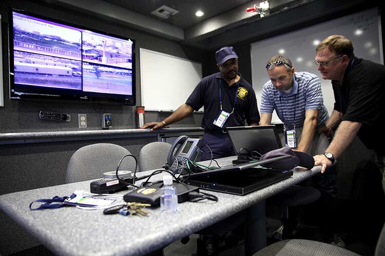 Entre los trabajos disponibles en el ICE se encuentra el de operaciones de aplicación y remoción, investigaciones de seguridad nacional y gestión administración