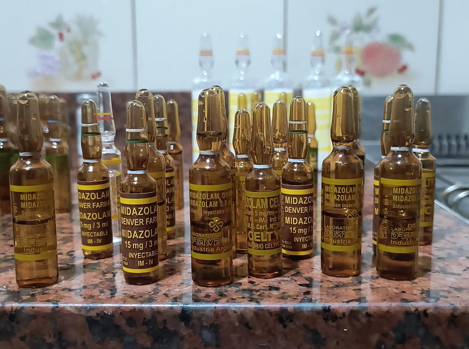 Hallaron muerto a un enfermero en su departamento de Palermo: tenía ampollas de propofol en la cocina