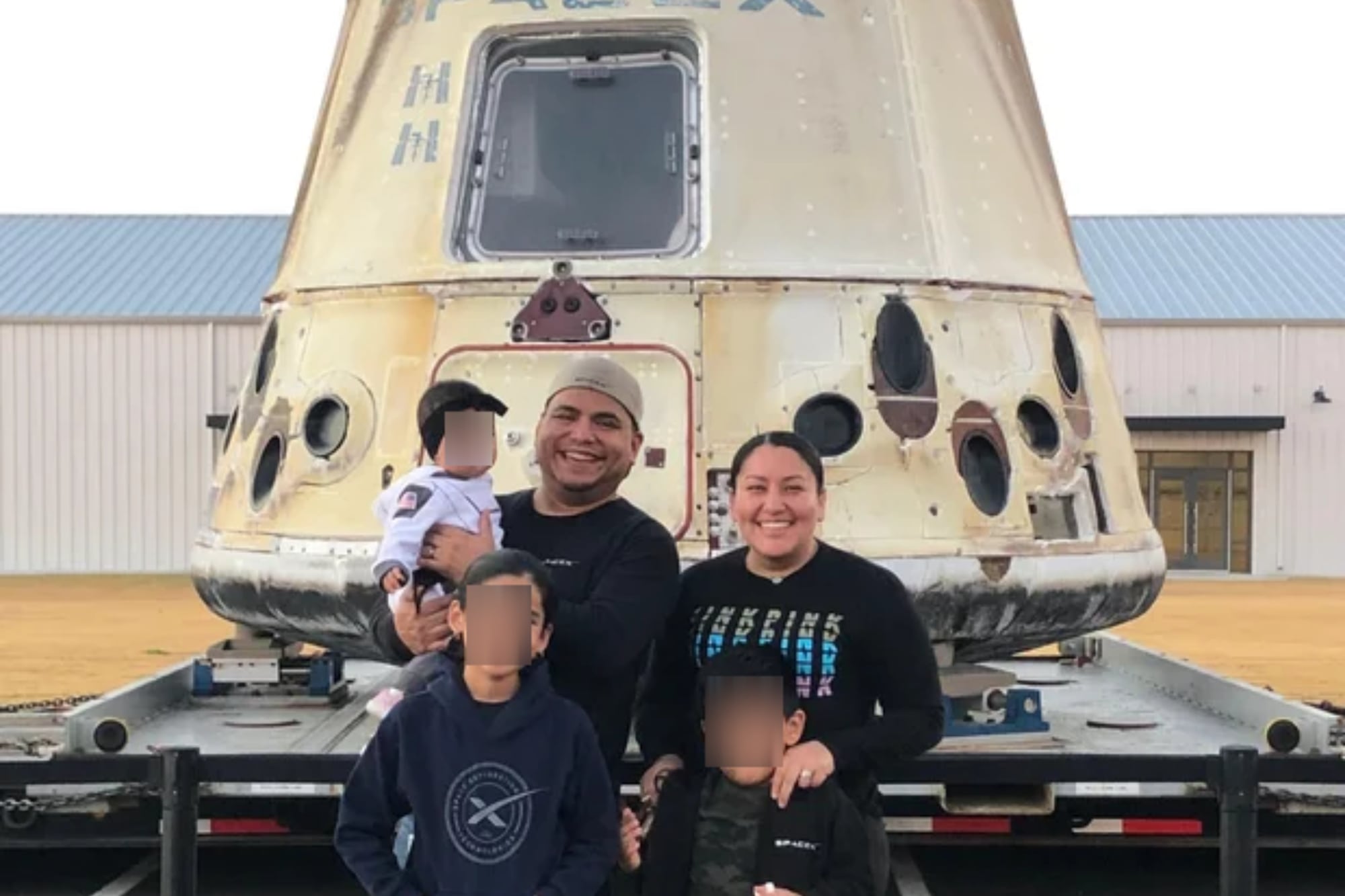 La historia del soldador mexicano que se hizo millonario después de que SpaceX salió a la bolsa: ahora trabaja para Jeff Bezos