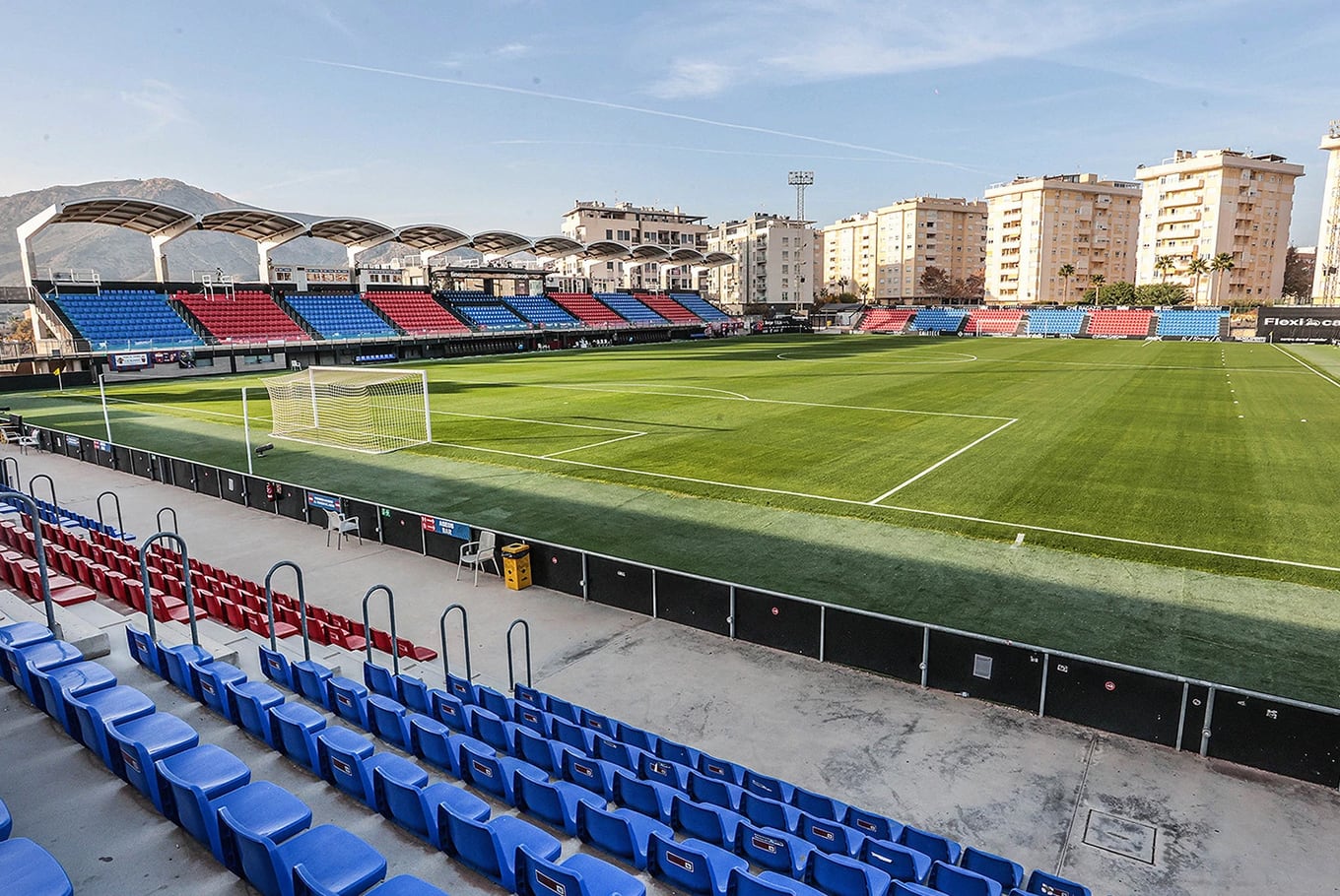 Una vista del estadio del CD Eldense, club español que fue comprado por Lionel Messi