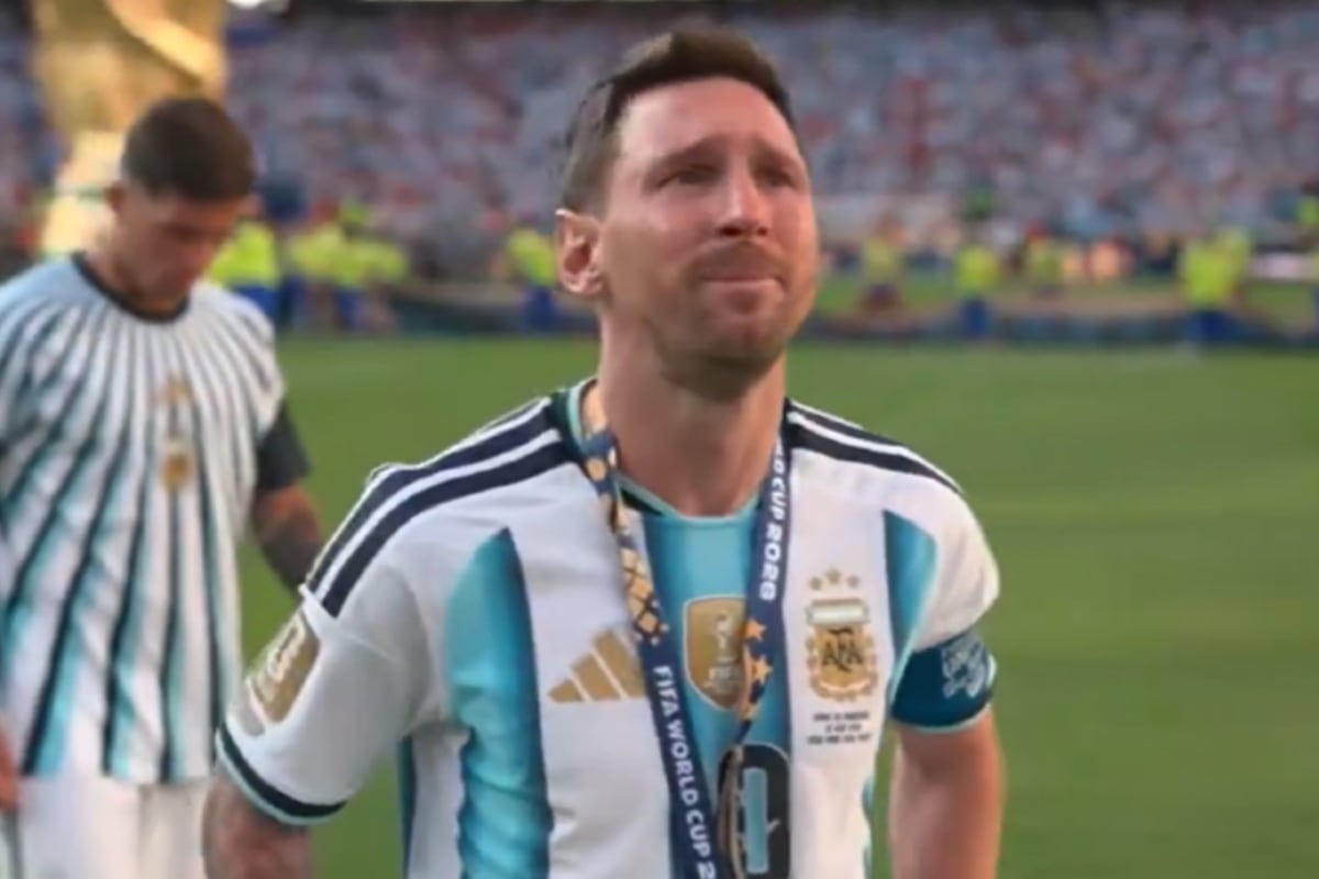 Messi rompió en llanto tras la entrega de medallas y mientras la tribuna le dedicaba canciones de aliento