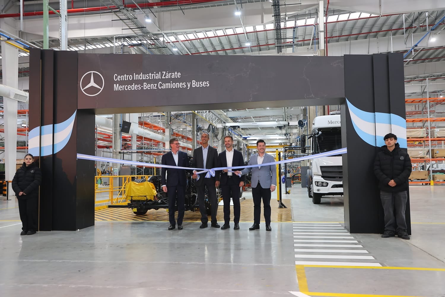Inauguración de la nueva planta de Mercedes-Benz Camiones y Buses