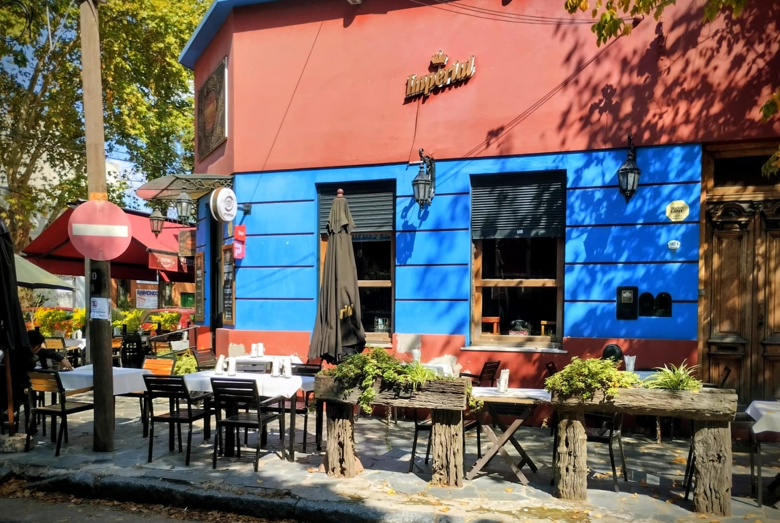 La esquina bicolor es un clásico de Adrogué