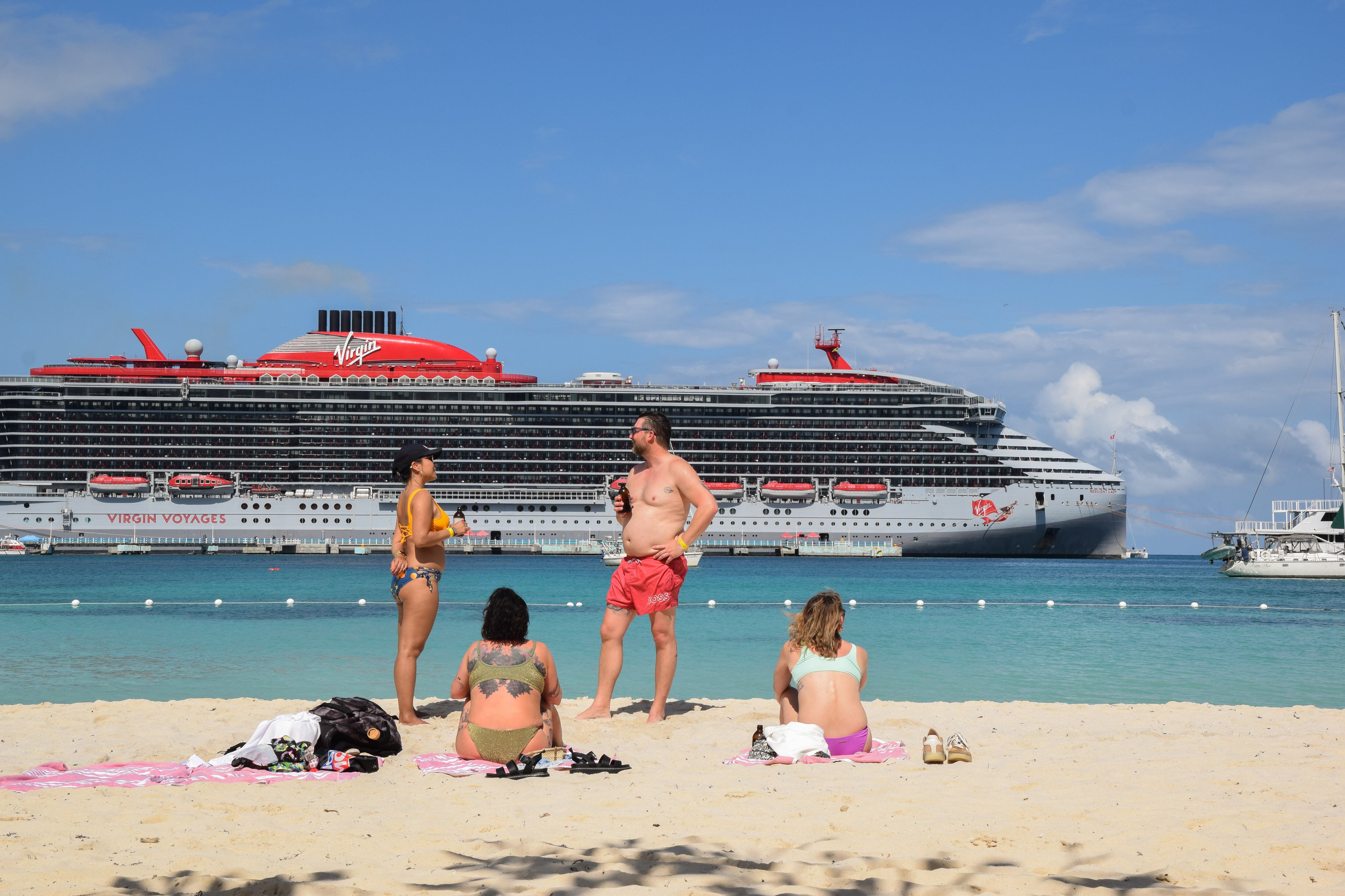 Los cruceros son una postal muy común en las playas de Ocho Ríos