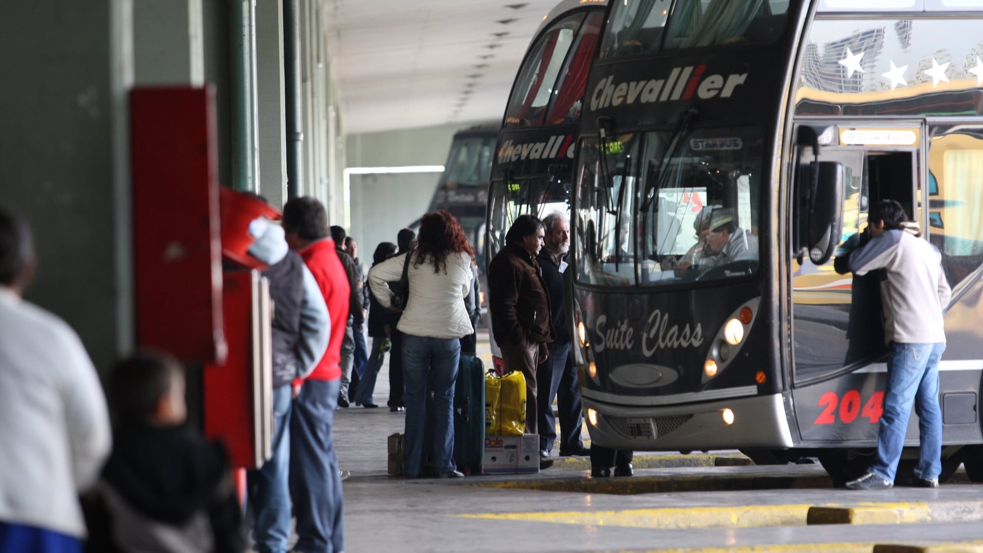 Los pasajes de larga distancia, que hasta ahora estaban cubiertos por ley y eran gratuitos, aun teniendo que hacer un trámite engorroso, se volvieron una incógnita para los próximos días