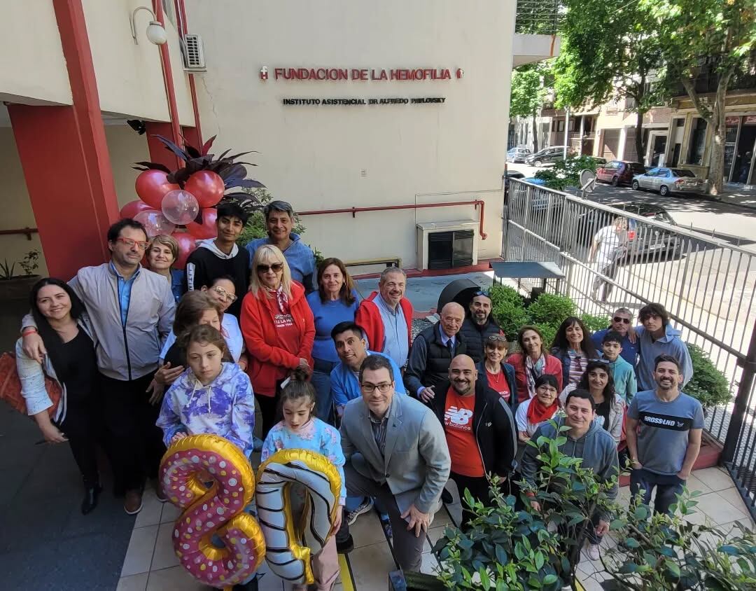 Los integrantes de la fundación en su 80º aniversario