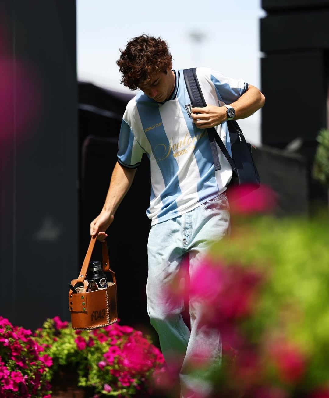 Franco Colapinto en su llegada al paddock de Barcelona (Foto: Instagram/@francocolapinto)