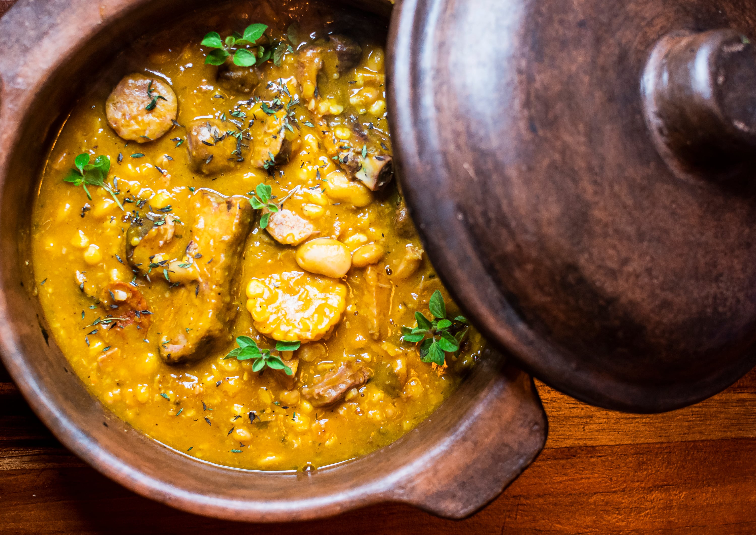 Una especialista en gastronomía comparte los ingredientes para el locro perfecto del 25 de mayo