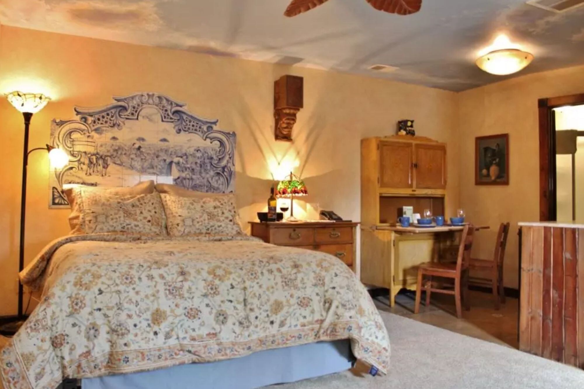 Los visitantes del Viñedo Blue Sky pueden pasar la noche en una suite (Blue Sky Vineyard)