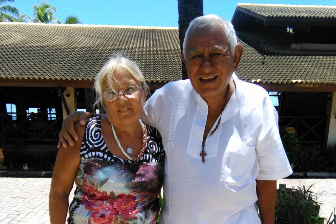 Ambos con cáncer, vencieron sus miedos y se convirtieron en un matrimonio aventurero: “Vinimos al mundo a vivir”