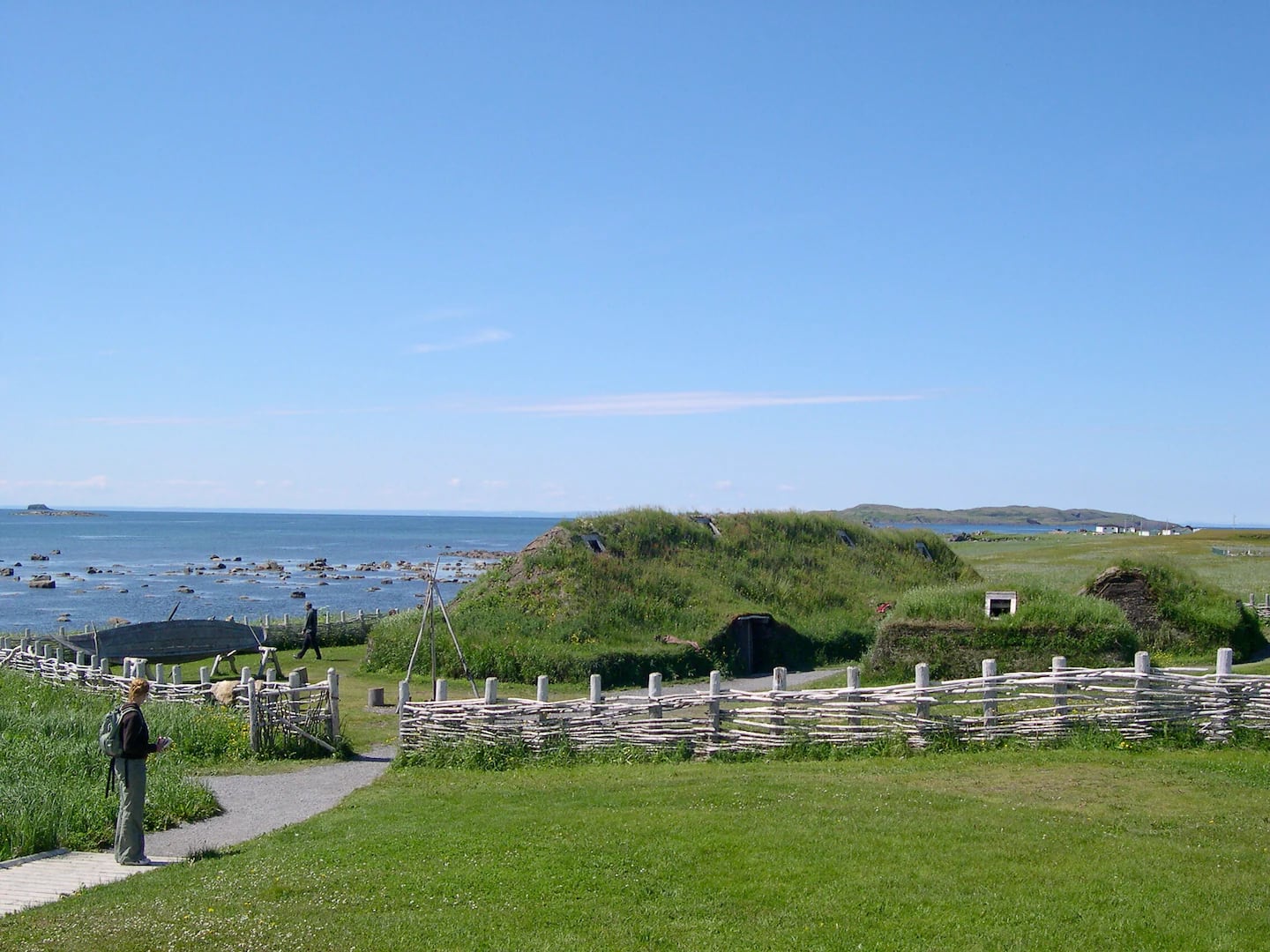 L'Anse aux Meadows en Terranova, donde en 1960 se encontraron los restos de un asentamiento nórdico, es un Sitio Histórico Nacional de Canadá y Patrimonio de la Humanidad por la UNESCO. (Science Source)