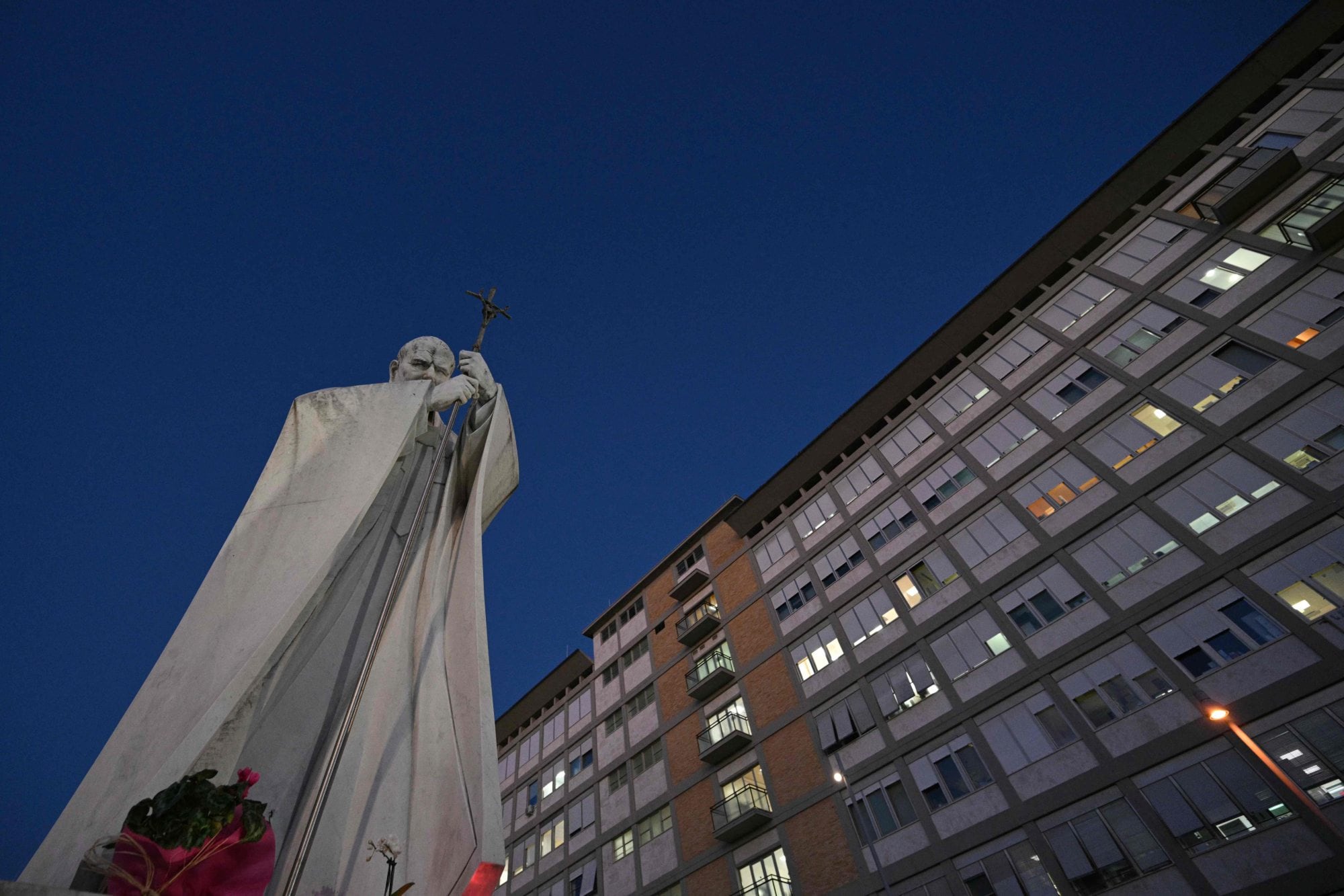 El pontífice fue internado en el hospital Gemelli para someterse a una cirugía por un nódulo pulmonar detectado durante un control de rutina