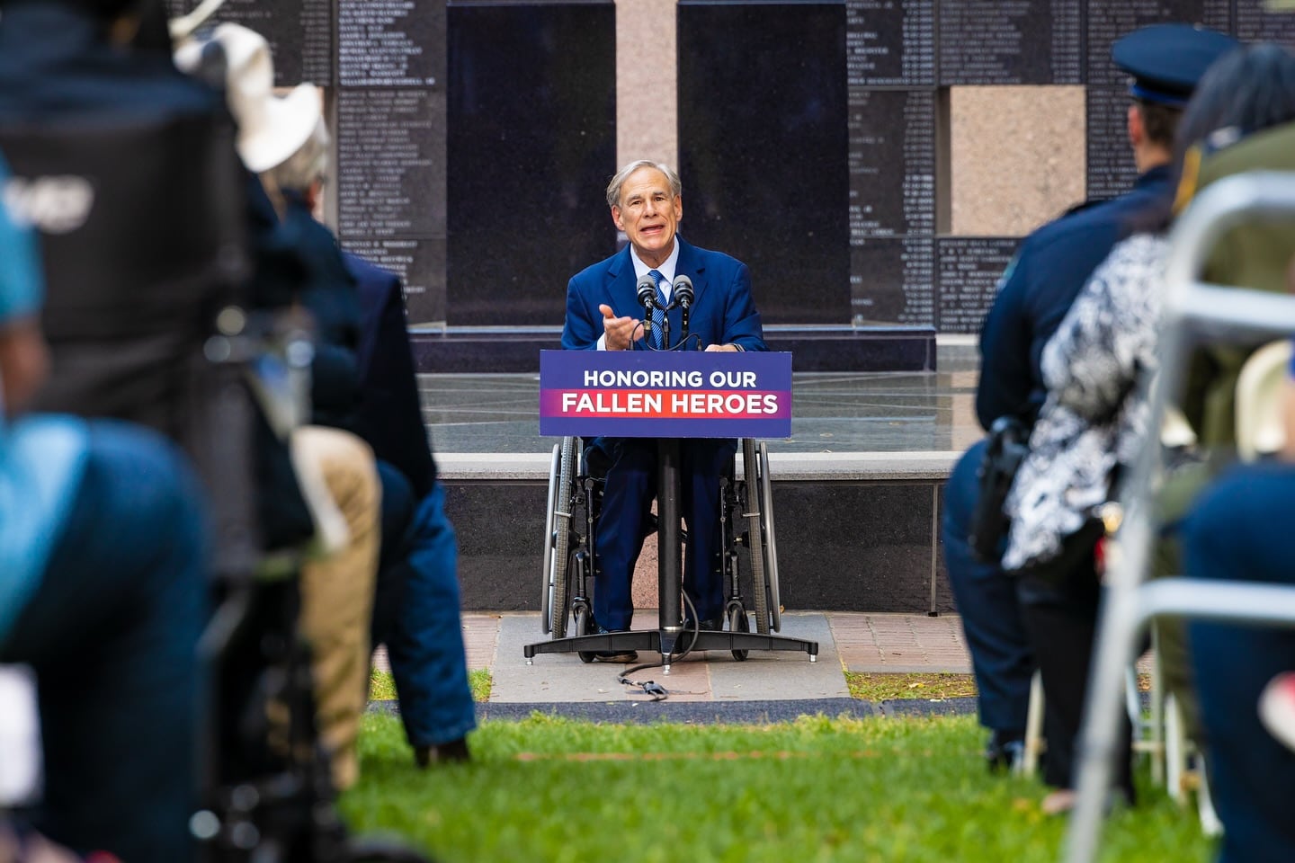 Abbott pronunció el discurso principal en la ceremonia