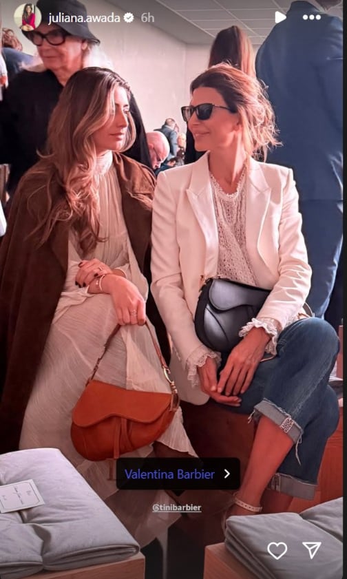 Juliana Awada y su hija Mayor, Valentina Barbier,en el desfile de Dior