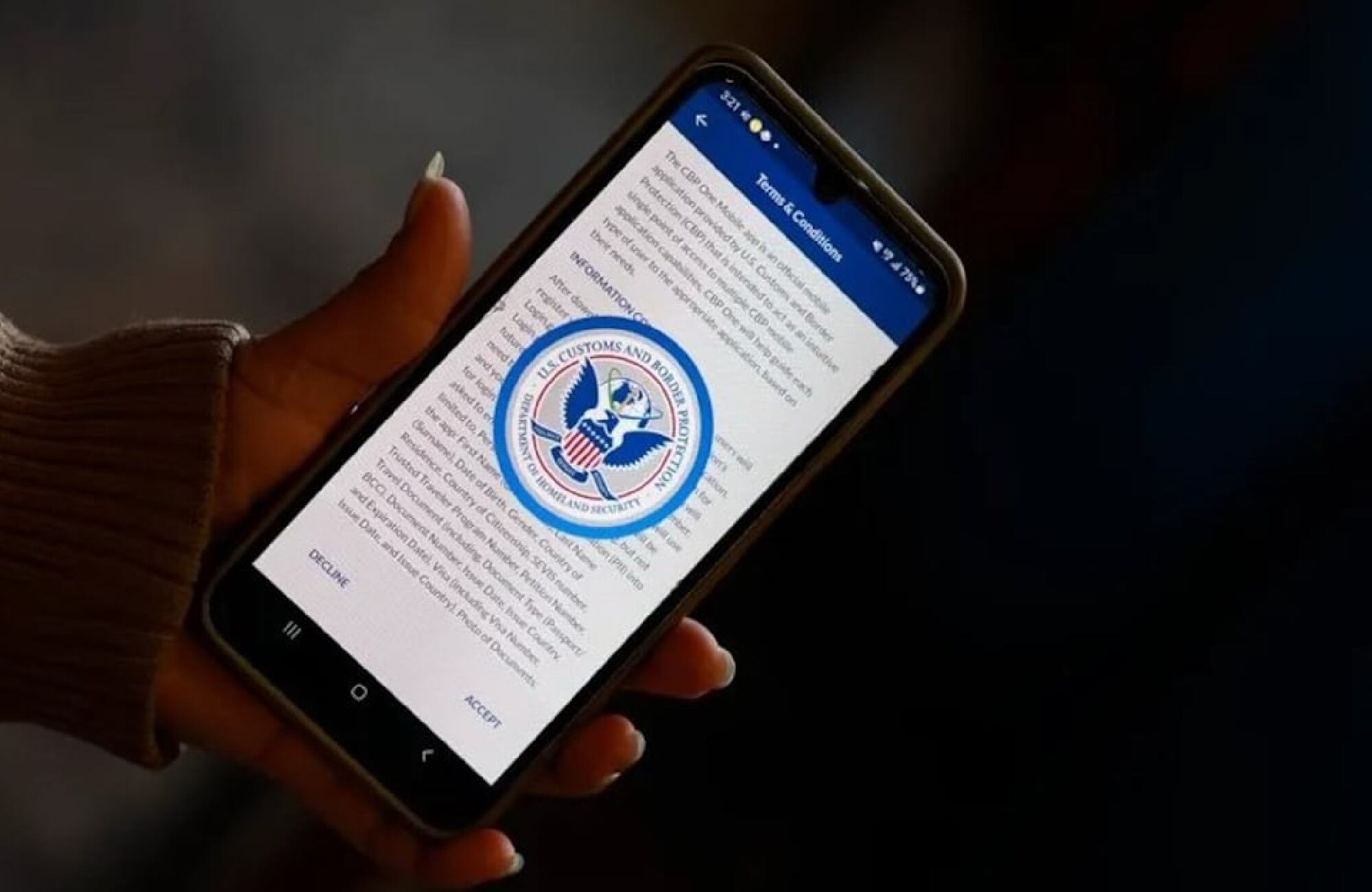 EE.UU. ofrece a migrantes la posibilidad de autodeportarse mediante CBP Home