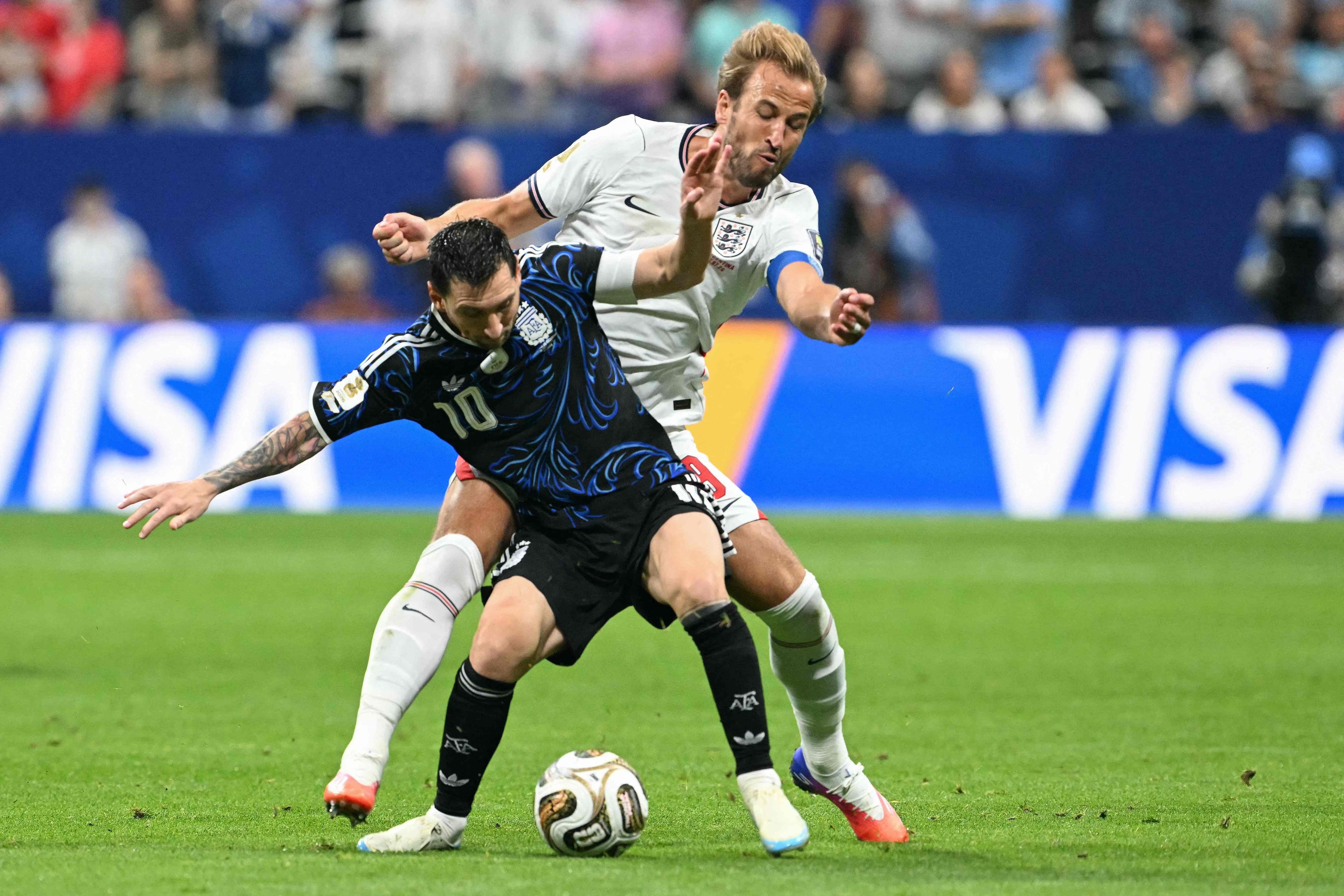 Lionel Messi en el partido contra Inglaterra