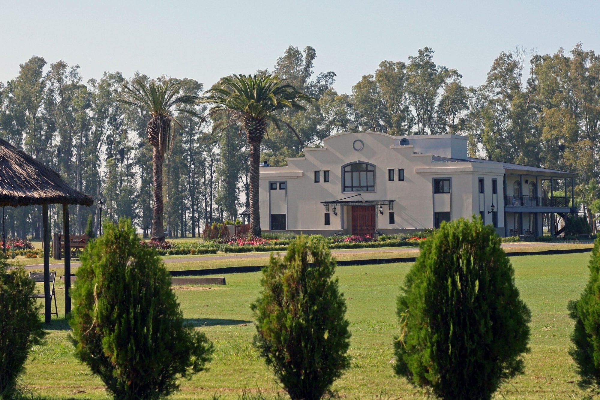 Fin de semana XXL: 5 glampings en estancias para desconectarse cerca de Buenos Aires 10 En Cañuelas, Puesto Viejo marida la experiencia con el polo