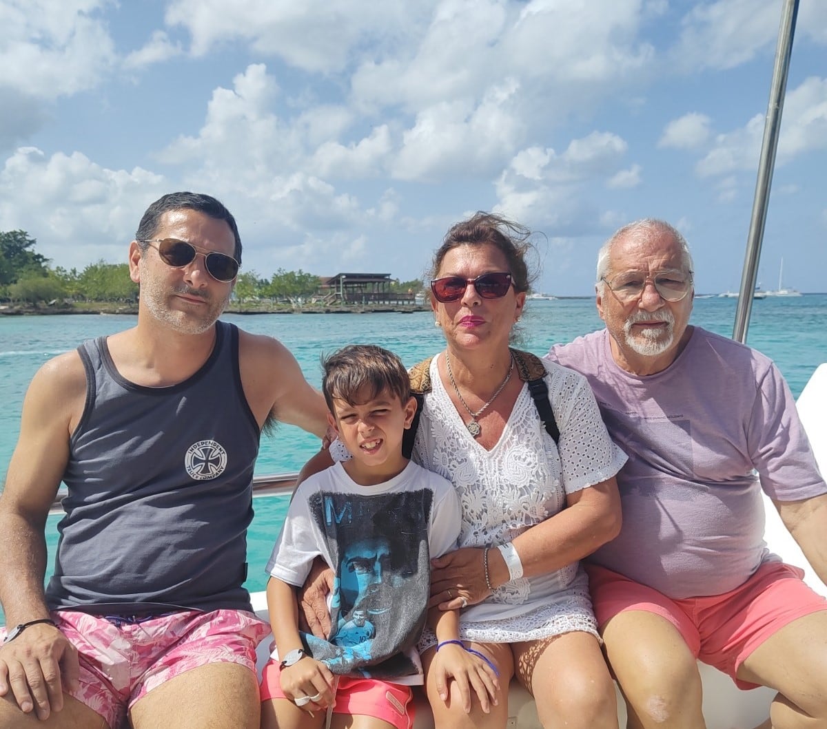 La familia Rodríguez atesora los recuerdos de juegos y viajes