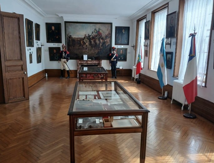 Este espacio reunía el comedor principal, el salón de recepción y una sala de fumar, y era uno de los ambientes comunes de la casa