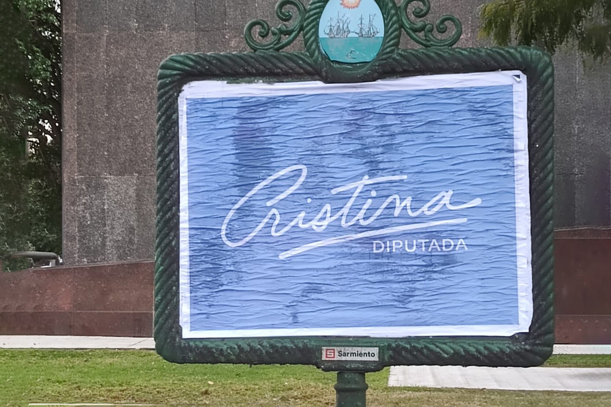 Los afiches de Cristina candidata en Av Figueroa Alcorta