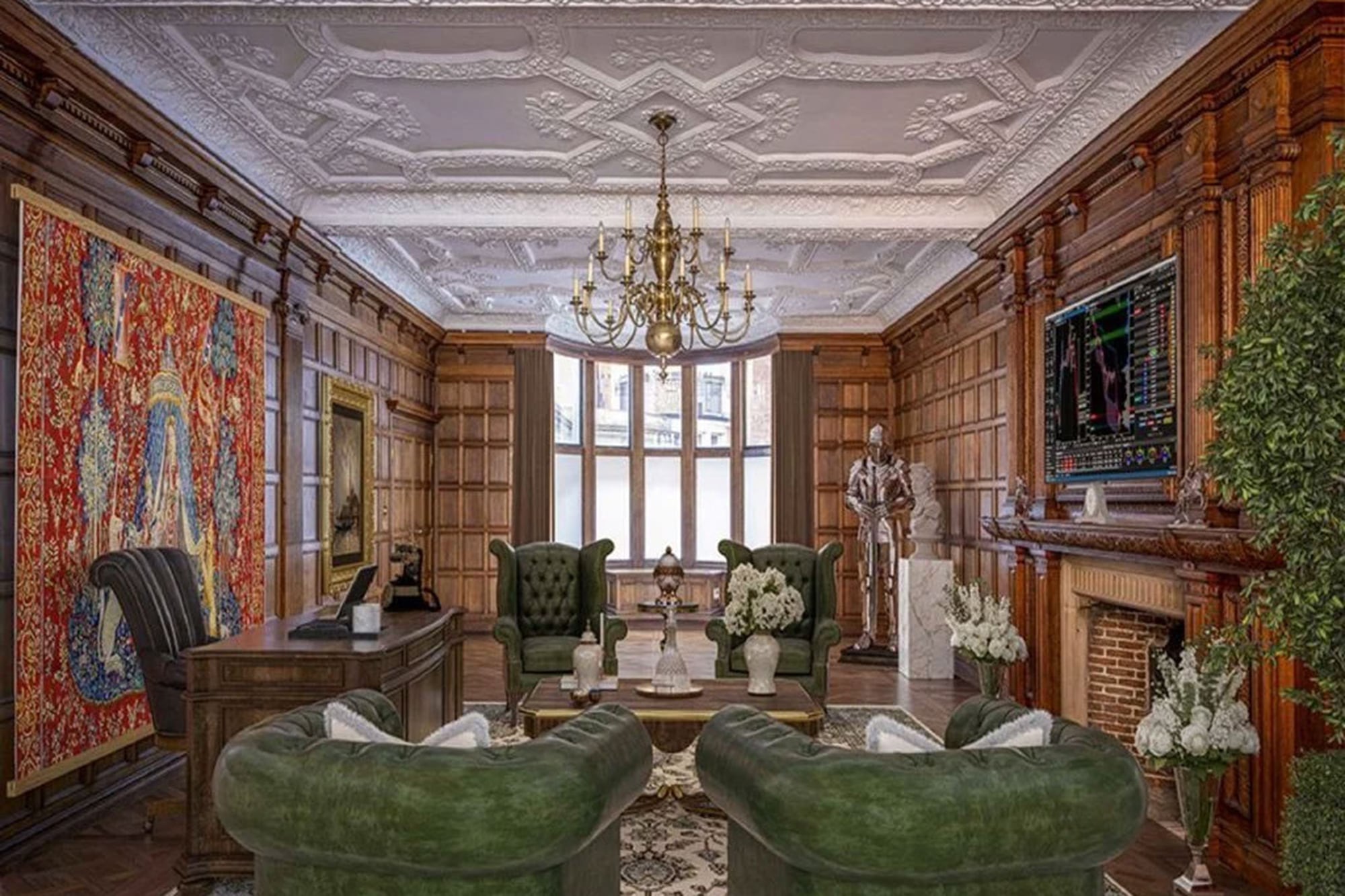 Tiene seis salones de recepción, siete habitaciones y seis baños